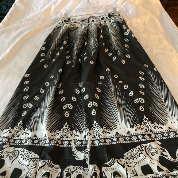 ELEGANT PALAZZO PANTS  ( Size: Large-X-Large) PREOWNED - Picture 6 of 7